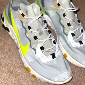 Nike React